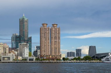 Tayvan - 27 Ağustos 2022: Kaohsiung Liman Koyu Tayvan silueti