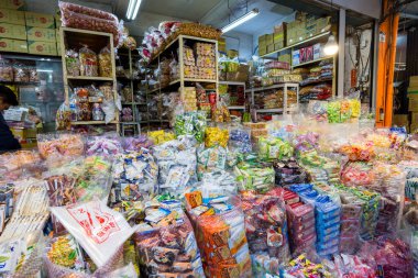 Kaohsiung, Tayvan - 01 Şubat 2024: Tayvan 'ın Kaohsiung kentinde Sanfong Central Caddesi