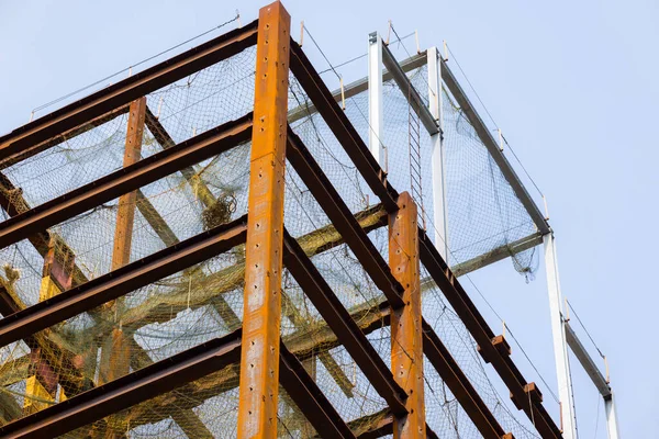 Nşaat Altında Bir Binanın Çelik Çerçeveleri — Stok fotoğraf
