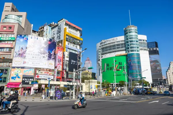 Taipei, Tayvan - 02 Ocak 2024: Tayvan 'da Taipei şehir sokağı