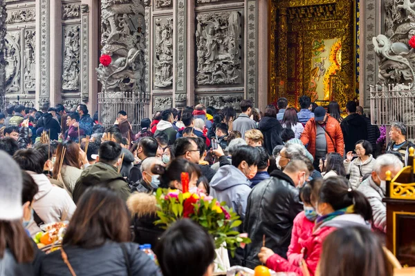 Tayvan - 10 Şubat 2024: Yeni Taipei Linkou zhulinshan guanyin Tapınağı