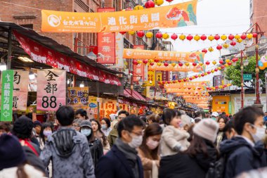 Taipei, Tayvan - 26 Ocak 2024: Taipei City 'deki Dihua caddesinde yeni yıl geleneksel pazarı