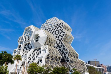 Kaohsiung, Tayvan - 02 Şubat 2024: Kaohsiung Liman Koyu silueti Tayvan