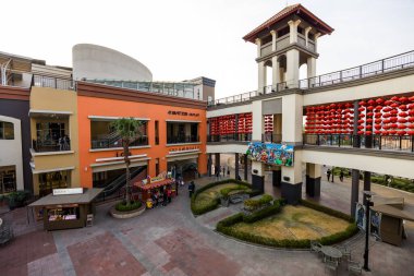 Kaohsiung - 02 Şubat 2024: Tayvan 'ın Kaohsiung kentindeki SKM outlet parkı