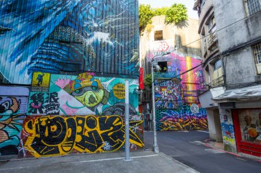 Taipei, Tayvan - 02 Ocak 2024: Taipei şehrinin ximen semtinde sokakta graffiti