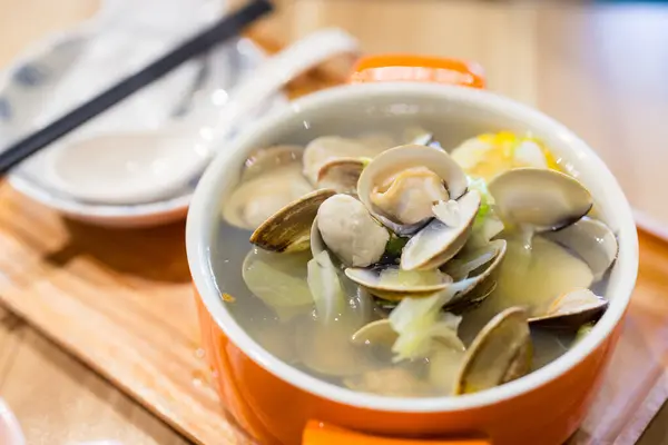 Fischschale Mit Venusmuschel Und Etwas Gemüse Restaurant — Stockfoto
