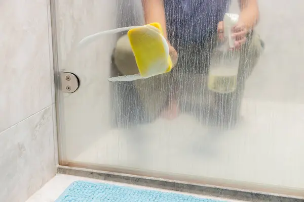 Hand Hold Sponge Wash Glass Window — Stock Photo, Image