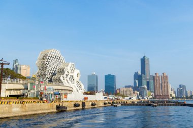 Kaohsiung, Tayvan - 01 Şubat 2024: Kaohsiung şehrinde nehir kenti