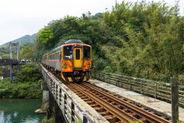 Tayvan - 15 Mart 2024: Shifen bölgesinde tren