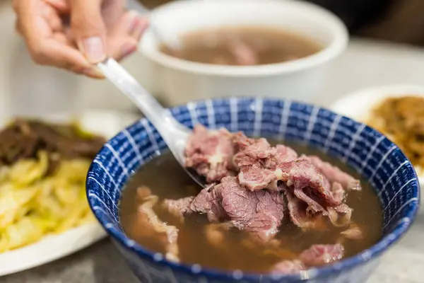 Frische Rohe Rindfleischsuppe Taiwanesischen Lebensmittelladen — Stockfoto