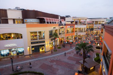 Kaohsiung - 02 Şubat 2024: Tayvan 'ın Kaohsiung kentindeki SKM outlet parkı