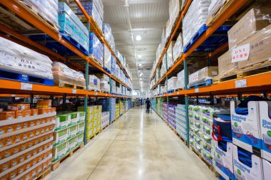 Tayvan - 30 Ekim 2023: Tayvan 'daki Costco mağazasının içi