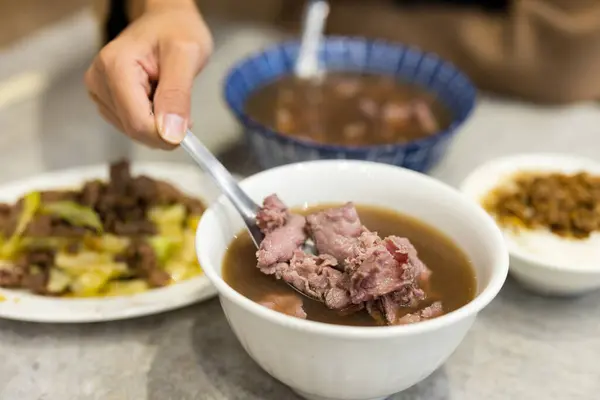 Frische Rohe Rindfleischsuppe Taiwanesischen Lebensmittelladen Stockbild