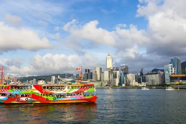 Hongkong Června 2023 Hongkongský Trajekt Přes Victoria Harbor Stock Fotografie