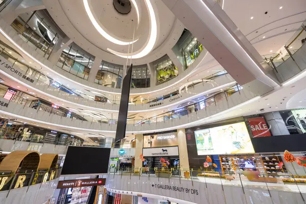 Hong Kong April 2024 Interieur Van Het Winkelcentrum Mongkok Stad Rechtenvrije Stockfoto's