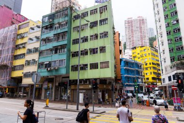 Hong Kong - 27 Nisan 2024: Hong Kong 'un Wan Chai bölgesindeki mavi ev