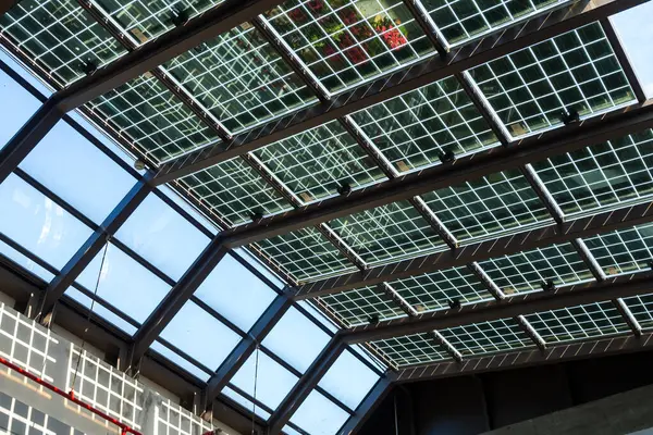 Solar Panel Roof tekijänoikeusvapaita valokuvia kuvapankista