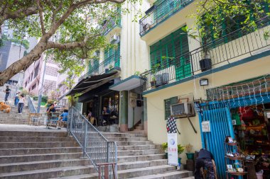 Hong Kong - 01 Nisan 2024: Hong Kong Merkez Bölgesindeki eski cadde