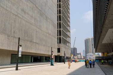 Hong Kong - 12 Nisan 2024: M Plus Hong Kong 'un Batı Kowloon Kültür Bölgesi