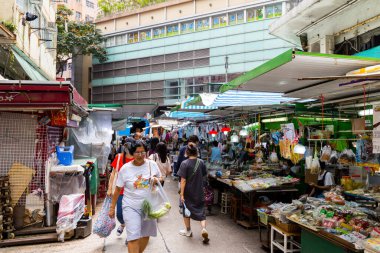 Hong Kong - 27 Nisan 2024: Wan Chai şehrinde Hong Kong sulak pazarı