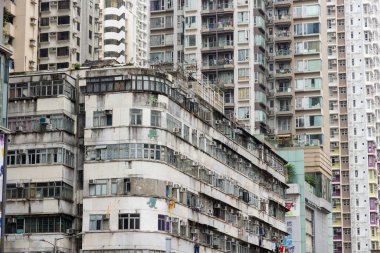 Hong Kong - 06 Nisan 2024: Hong Kong 'da eski bina cephesi