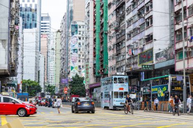 Hong Kong - 09 Nisan 2024: Wan chai bölgesindeki Hong Kong sokağı