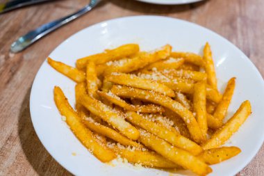 tabak patates kızartması