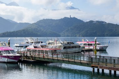 Nantou, Tayvan - 19 Ekim 2022: Tayvan 'daki Güneş Ay Gölü rıhtımı