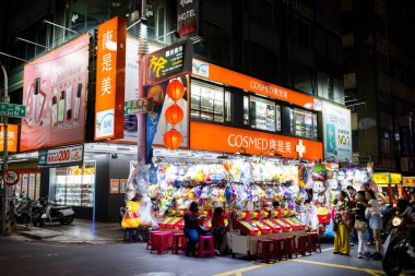 Kaohsiung - 31 Ocak 2024: Kaohsiung 'daki Liuhe Turizm Gecesi Pazarı