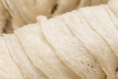 Çiğ kuş yuvası yaklaş