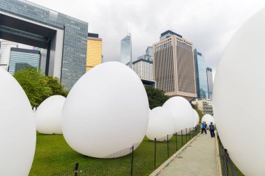 Hong Kong 05 Nisan 2024: Hong Kong şehrindeki Tamar Park 'taki Takım Laboratuvarı Devamlılığı Sanat Limanı