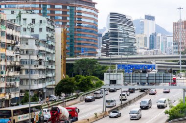 Hong Kong 23 Haziran 2023: Hong Kong şehir yaşamı ve trafik Hung Hom bölgesinde