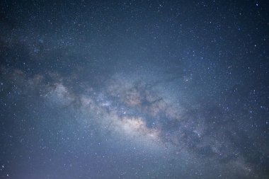 Tayvan 'ın Qingjing çiftliğinde güzel yıldızlı gece gökyüzü