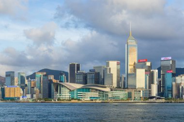 Hong Kong 21 Haziran 2023: Hong Kong Victoria Limanı Wan Chai tarafı