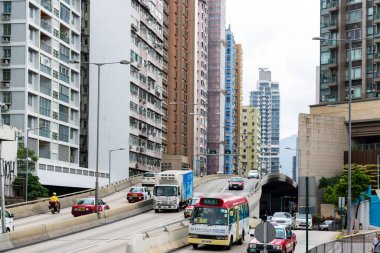 Hong Kong 23 Haziran 2023: Hong Kong şehir yaşamı ve trafik Hung Hom bölgesinde