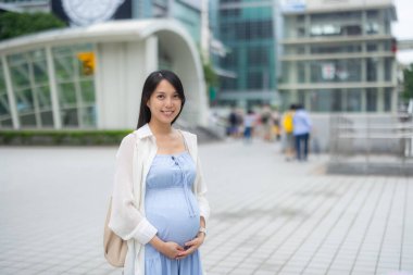 Taipei 'de hamile bir kadın.