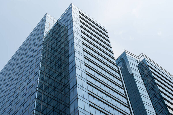 Деловая башня в городе