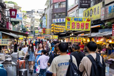 Tayvan 16 Mayıs 2024: Keelung Miaokou Gece Pazarı Keelung şehri Tayvan
