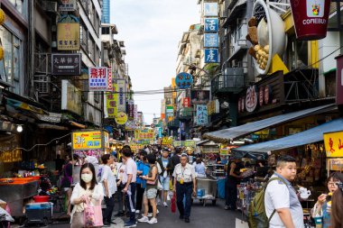 Tayvan 16 Mayıs 2024: Keelung Miaokou Gece Pazarı Keelung şehri Tayvan