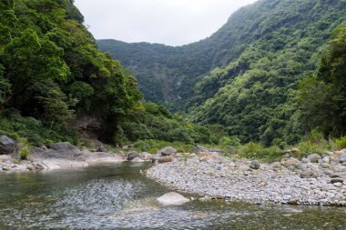 Güzel gölü olan Taroko Milli Parkı