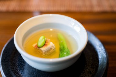 Çin mutfağı çorbası kasede