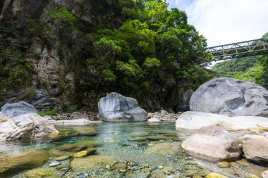 Güzel gölü olan Taroko Milli Parkı