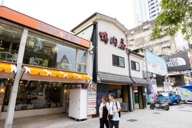 Taipei, Tayvan 13 Eylül 2023: Ünlü restoran Taipei şehrinin ximending bölgesinde ördek eti sattı