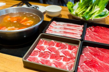 Güveç lokantasında bir dilim et.