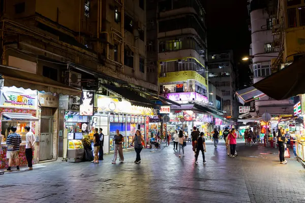 stock image Hong Kong 27 April 2024: Hong Kong temple street market at night in kowloon district