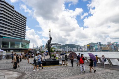 Hong Kong 06 Temmuz 2024: Victoria Limanı Tsim Sha Tsui, Hong Kong