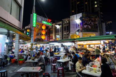 Tayvan, Kaohsiung 31 Ocak 2024: Tayvan 'ın Kaohsiung kentinde Liuhe Turizm Gecesi Marketi