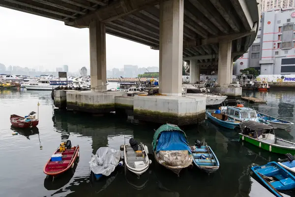 Hong Kong 24 Nisan 2024: Hong Kong tayfun sığınağı Kuzey noktası bölgesinde