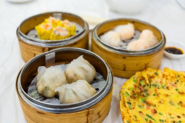 Çin mantısı, Çin mantısı, Çin mantısı.