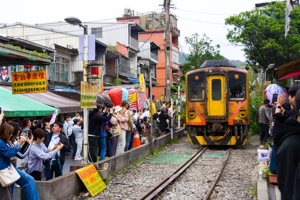 Tayvan 15 Mart 2024: Tayvan Pingxi Hattı Shifen Tren İstasyonu